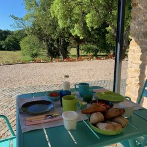 petit-déjeuner-maison-d-hôtes-Venelles-PACA